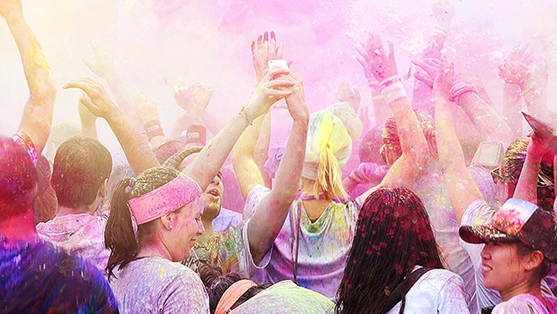 Heritage Hosts Fun-Filled, Family-Friendly Color Run
